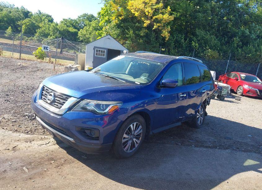 Photo 2 of 2018 Nissan Pathfinder S (VIN 5N1DR2MNXJC658476)