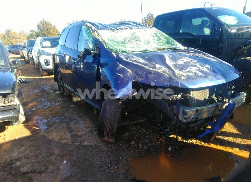 2018 Nissan Pathfinder S (VIN 5N1DR2MNXJC677092) main photo