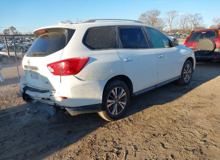 Photo 4 of 2019 Nissan Pathfinder SL (VIN 5N1DR2MNXKC606430)