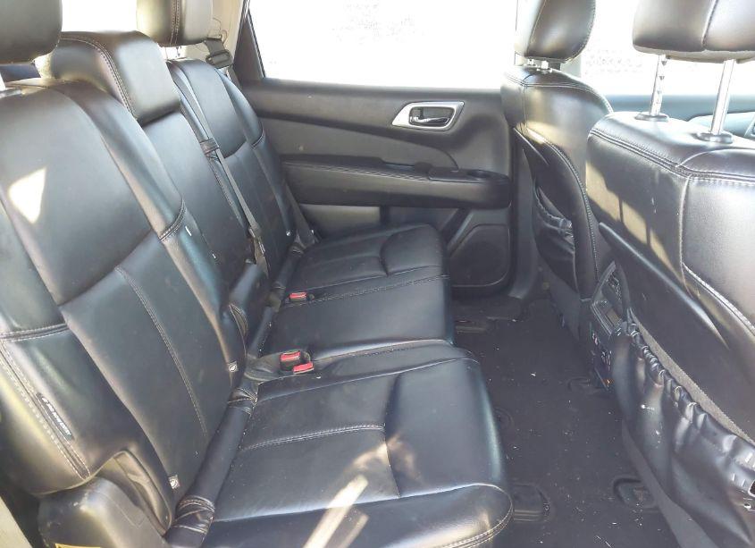Photo 8 of 2019 Nissan Pathfinder SL (VIN 5N1DR2MNXKC606430)