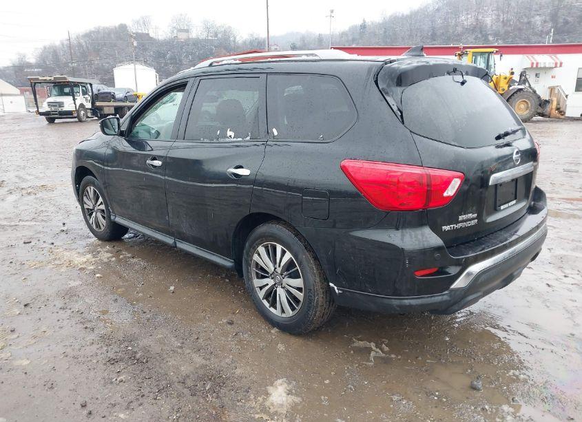 Photo 3 of 2019 Nissan Pathfinder SV (VIN 5N1DR2MNXKC627469)