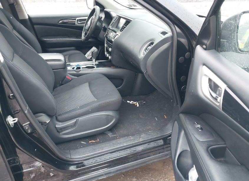 Photo 5 of 2019 Nissan Pathfinder SV (VIN 5N1DR2MNXKC627469)