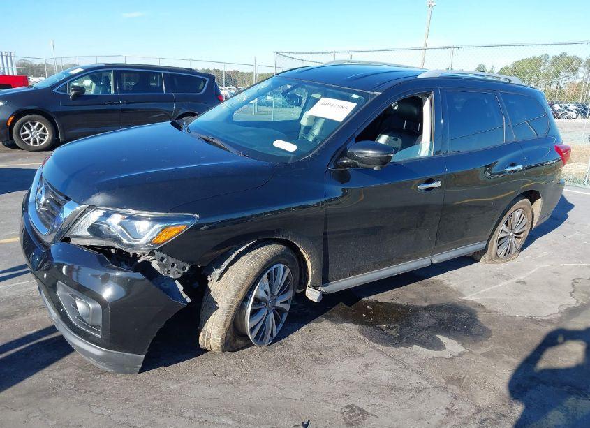 Photo 2 of 2019 Nissan Pathfinder SL (VIN 5N1DR2MNXKC633322)