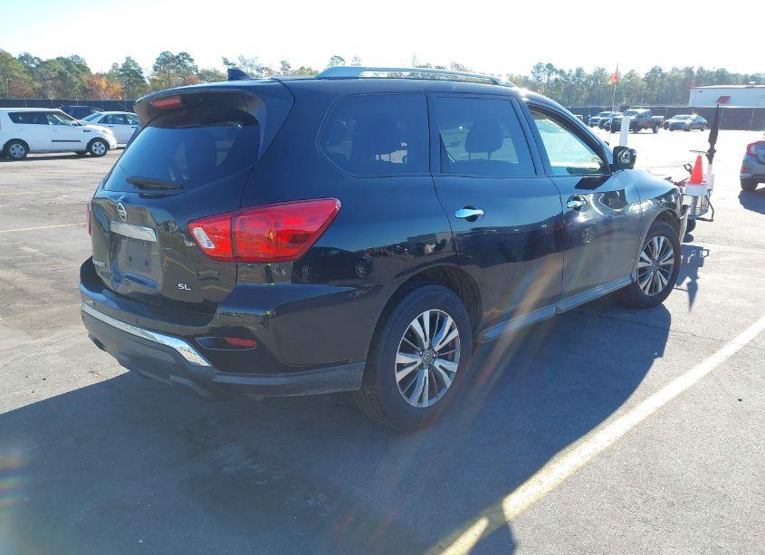 Photo 4 of 2019 Nissan Pathfinder SL (VIN 5N1DR2MNXKC633322)