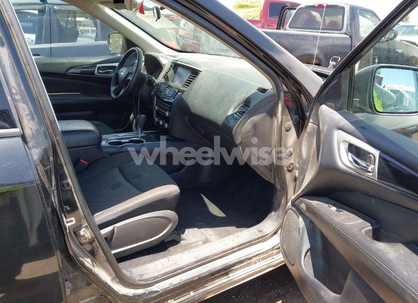 Photo 5 of 2019 Nissan Pathfinder S (VIN 5N1DR2MNXKC644515)