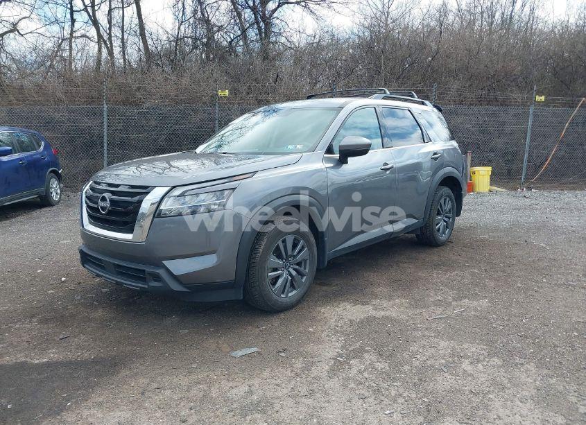 Photo 2 of 2022 Nissan Pathfinder SV 4WD (VIN 5N1DR3BC5NC256913)