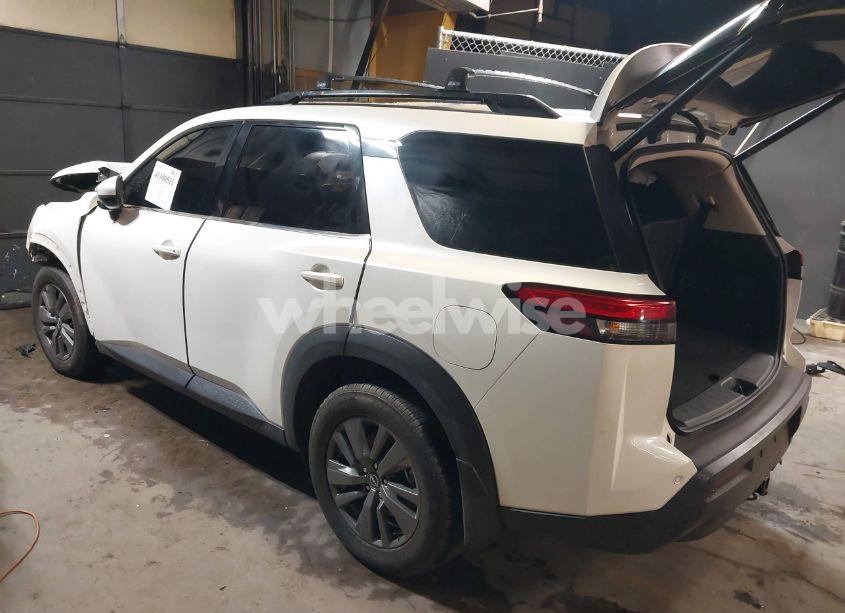 Photo 3 of 2022 Nissan Pathfinder SV 4WD (VIN 5N1DR3BD2NC205295)