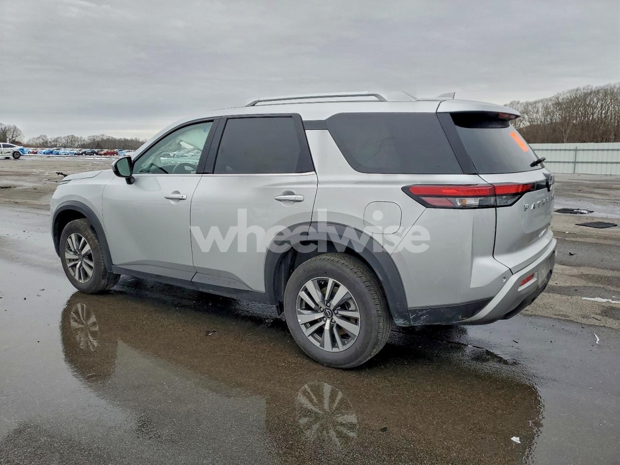 Photo 2 of 2025 NISSAN PATHFINDER SL (VIN 5N1DR3CC4SC236260)