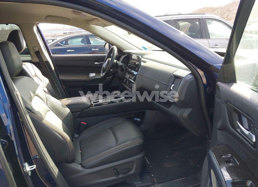 Photo 5 of 2022 Nissan Pathfinder SL 4WD (VIN 5N1DR3CCXNC261524)