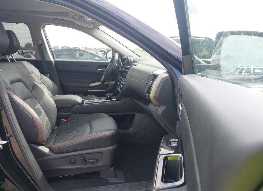 Photo 5 of 2024 Nissan Pathfinder PLATINUM FWD (VIN 5N1DR3DG5RC304531)