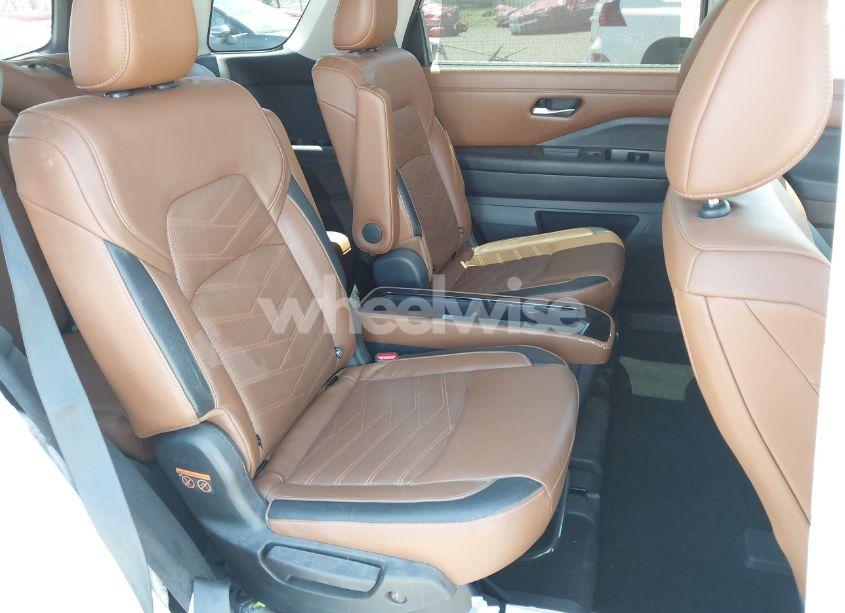 Photo 8 of 2022 Nissan Pathfinder PLATINUM 2WD (VIN 5N1DR3DH1NC211329)