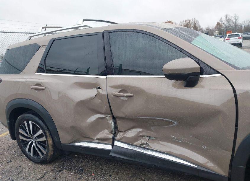 Photo 6 of 2023 Nissan Pathfinder PLATINUM 4WD (VIN 5N1DR3DK3PC231368)