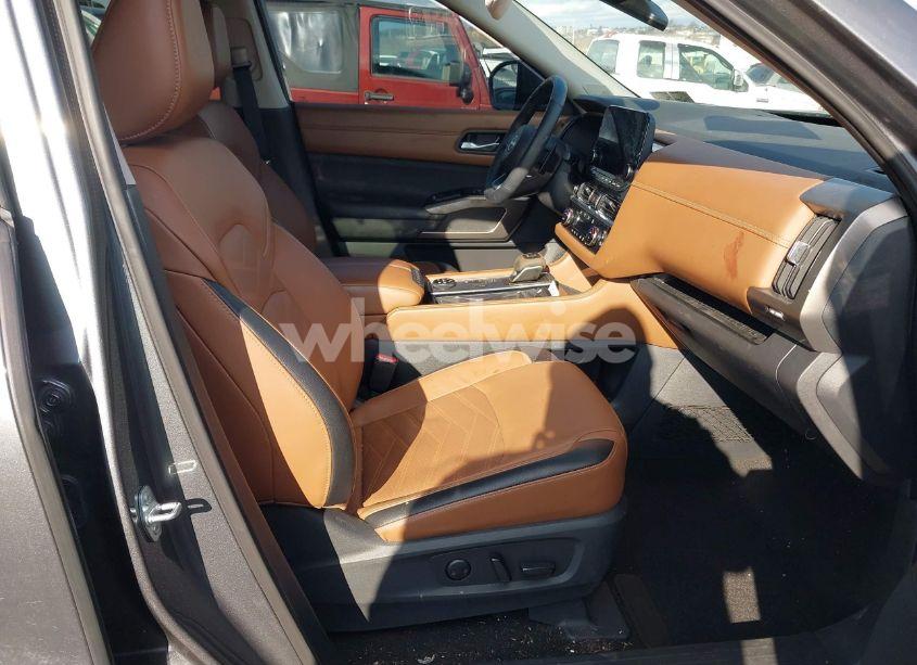 Photo 5 of 2024 Nissan Pathfinder PLATINUM 4WD (VIN 5N1DR3DK3RC222009)