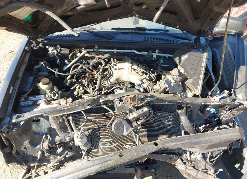 Photo 10 of 2002 Nissan Xterra XE (VIN 5N1ED28T32C604627)