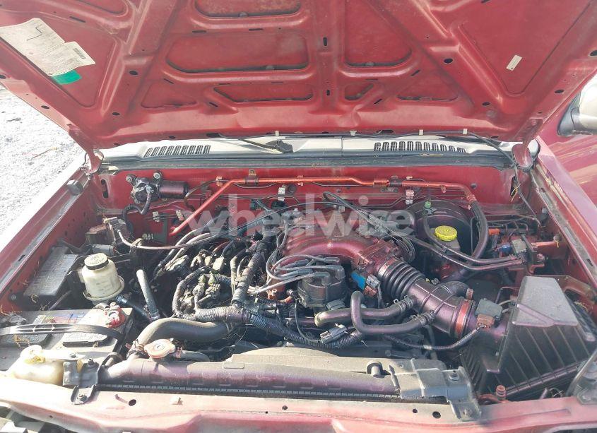 Photo 10 of 2002 Nissan Xterra XE (VIN 5N1ED28T72C602265)
