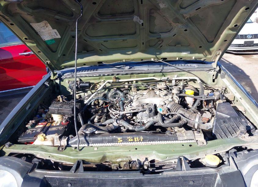 Photo 10 of 2003 Nissan Xterra XE (VIN 5N1ED28T93C666468)