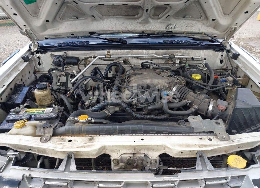 Photo 10 of 2002 Nissan Xterra XE (VIN 5N1ED28TX2C532812)