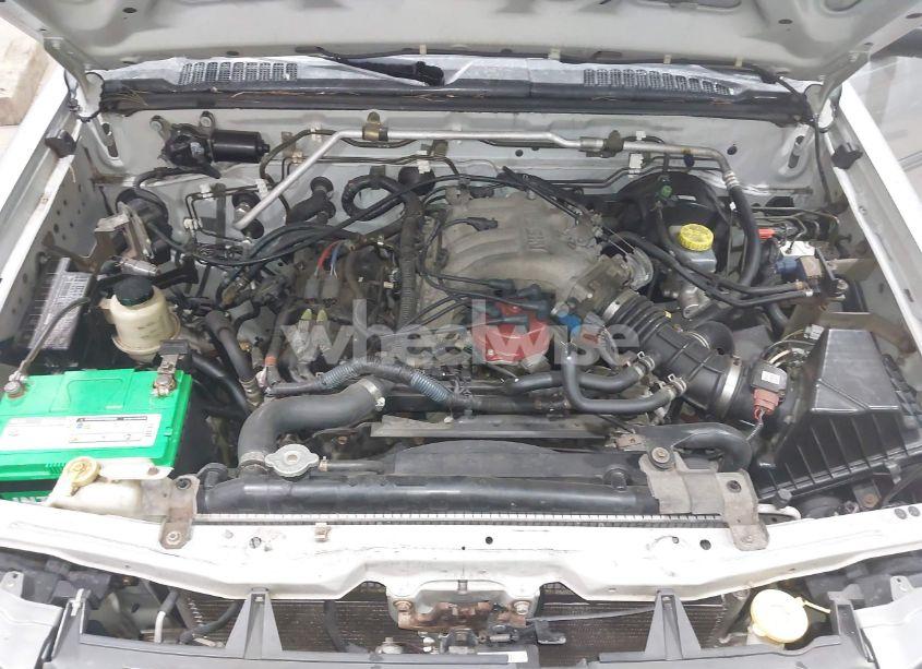 Photo 10 of 2002 Nissan Xterra XE (VIN 5N1ED28Y12C504702)