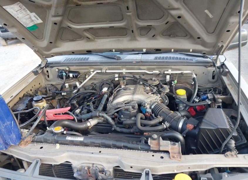 Photo 10 of 2004 Nissan Xterra XE (VIN 5N1ED28Y14C656188)