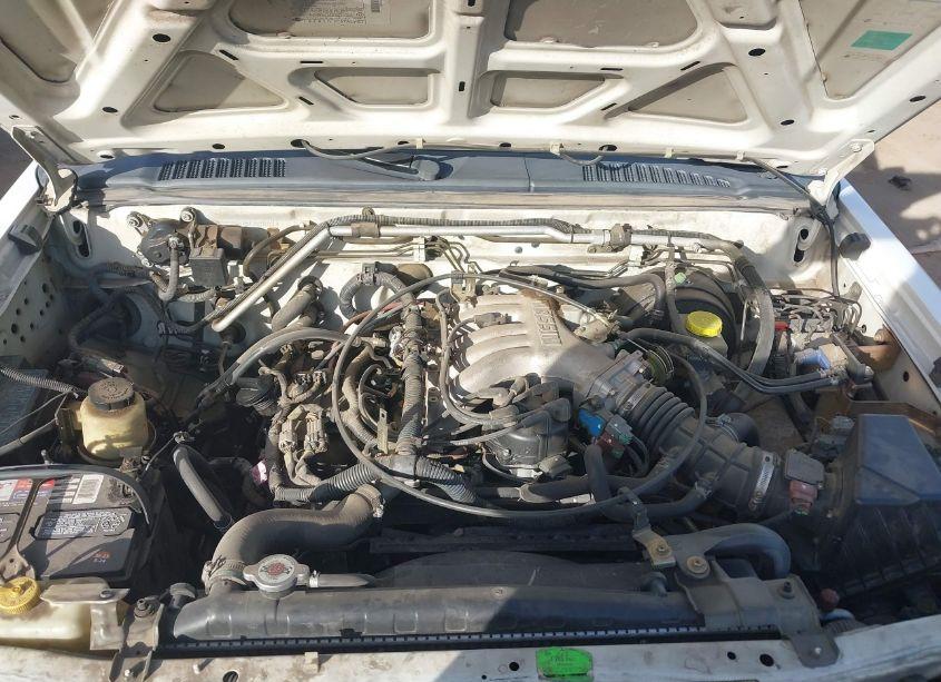 Photo 10 of 2001 Nissan Xterra XE (VIN 5N1ED28Y51C538074)