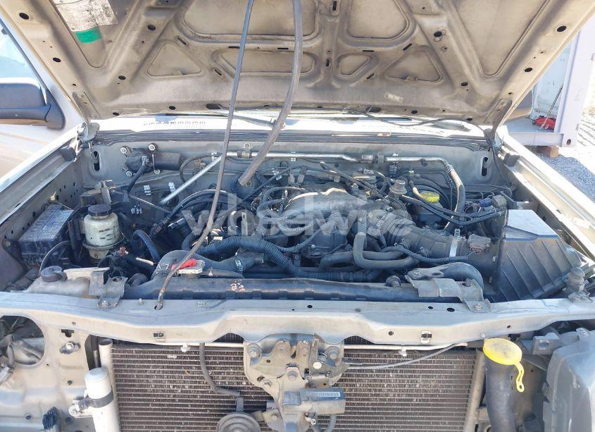 Photo 10 of 2004 Nissan Xterra XE (VIN 5N1ED28Y64C615121)