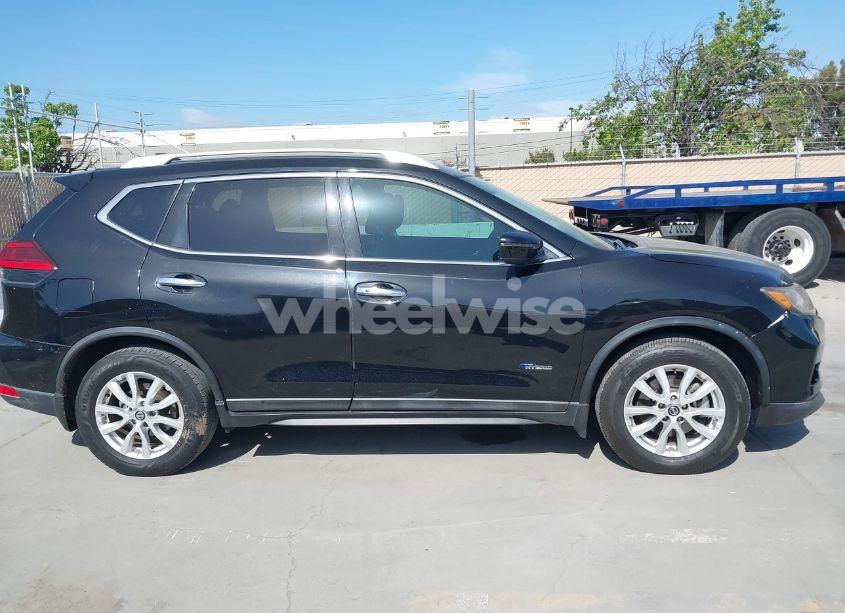 Photo 13 of 2017 Nissan Rogue HYBRID SV (VIN 5N1ET2MT1HC777080)