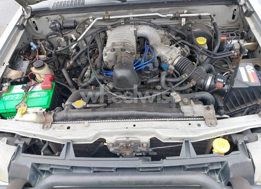 Photo 10 of 2002 Nissan Xterra SE S/C (VIN 5N1MD28Y12C560201)