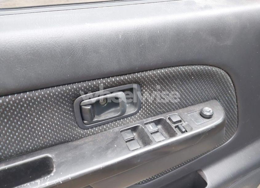 Photo 14 of 2002 Nissan Xterra SE S/C (VIN 5N1MD28Y72C565614)