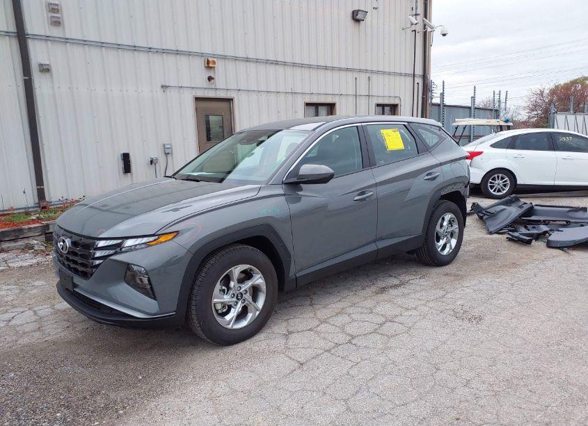Photo 2 of 2024 Hyundai Tucson SE (VIN 5NMJA3DE9RH433063)