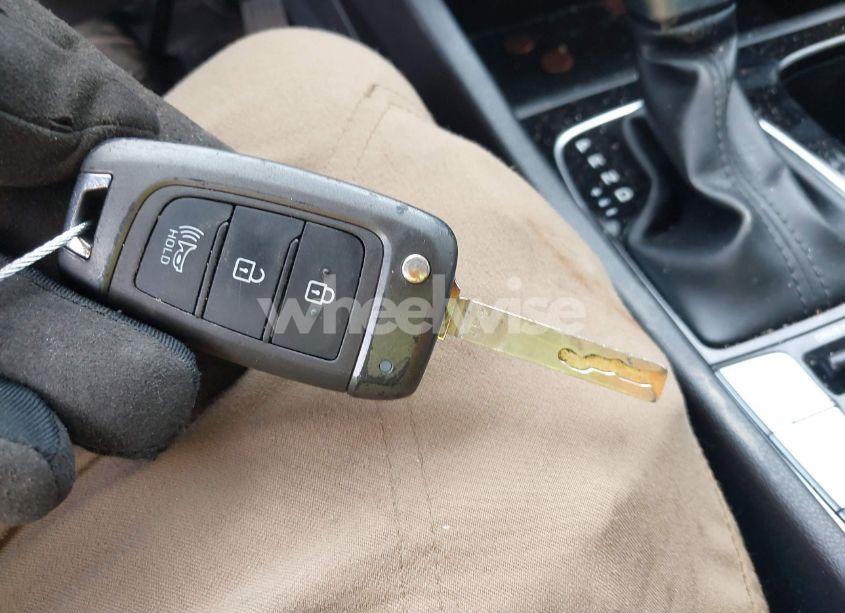 Photo 11 of 2022 Hyundai Tucson SE (VIN 5NMJACAE2NH017631)