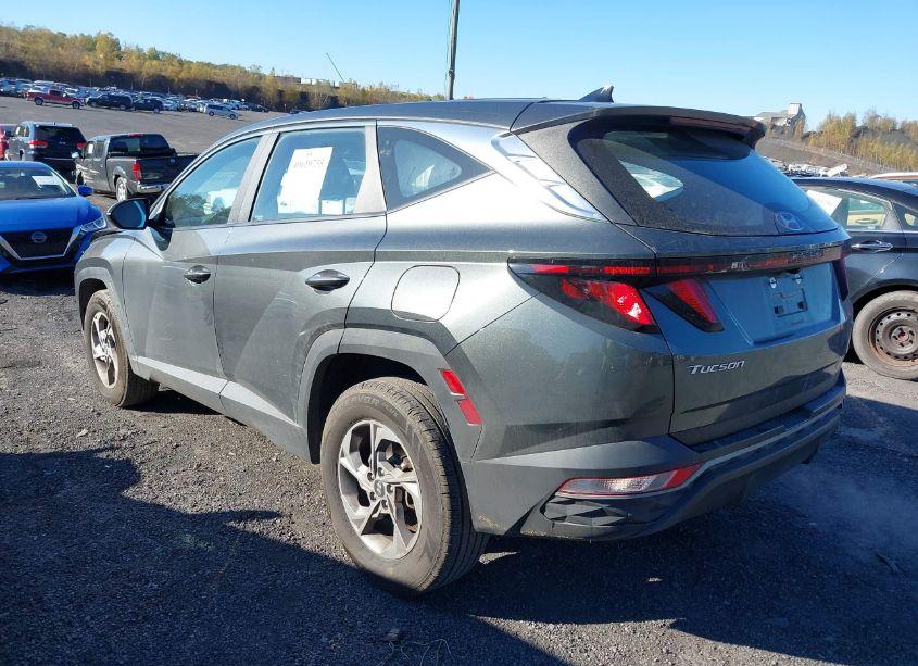 Photo 3 of 2022 Hyundai Tucson SE (VIN 5NMJACAE2NH115865)
