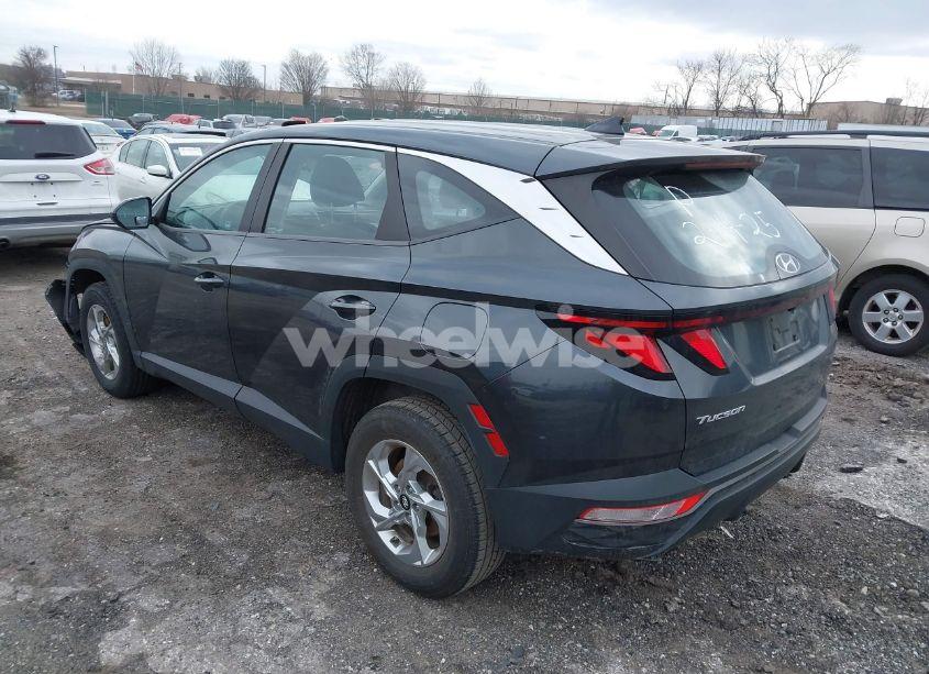 Photo 3 of 2022 Hyundai Tucson SE (VIN 5NMJACAE3NH000434)