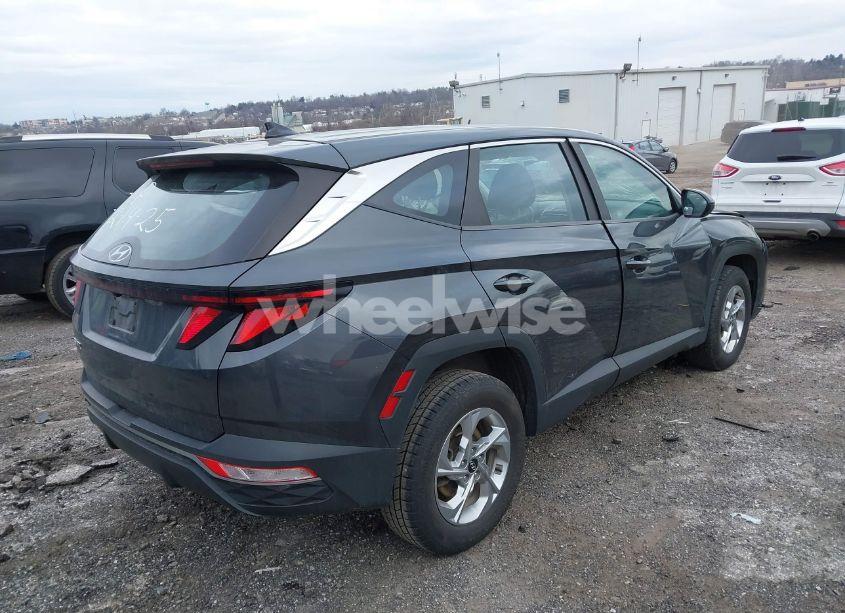Photo 4 of 2022 Hyundai Tucson SE (VIN 5NMJACAE3NH000434)