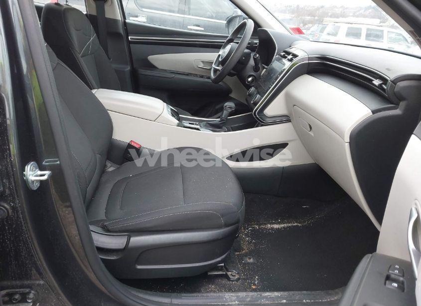 Photo 5 of 2022 Hyundai Tucson SE (VIN 5NMJACAE3NH000434)