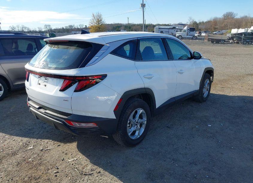 Photo 4 of 2023 Hyundai Tucson SE (VIN 5NMJACAE3PH284845)