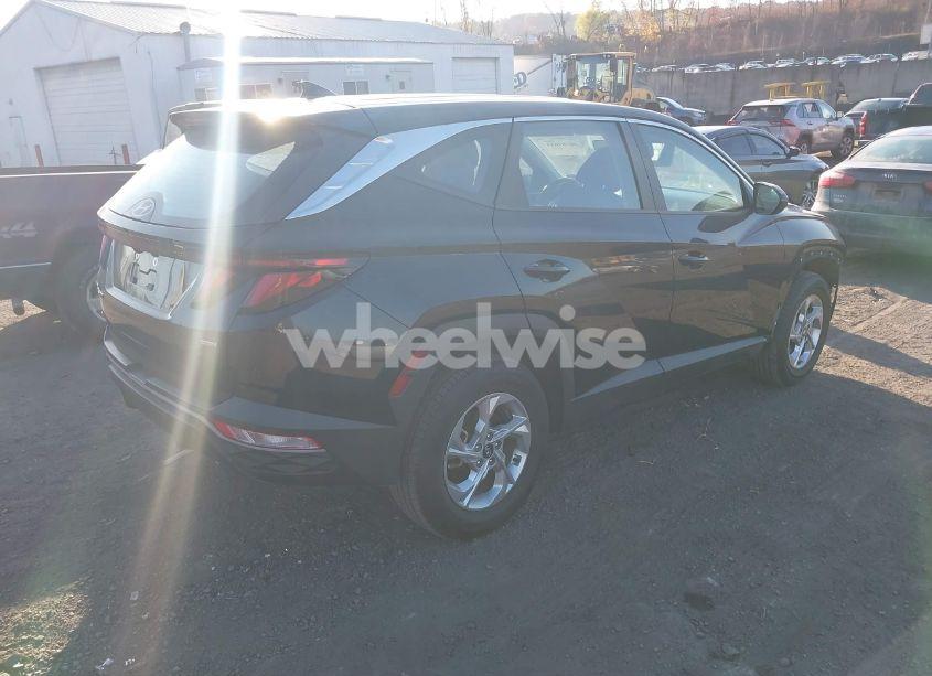 Photo 4 of 2022 Hyundai Tucson SE (VIN 5NMJACAE4NH061646)
