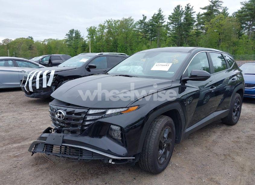Photo 2 of 2022 Hyundai Tucson SE (VIN 5NMJACAE6NH085866)
