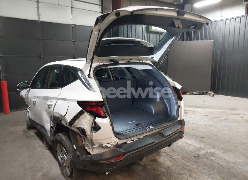 Photo 3 of 2024 Hyundai Tucson SE (VIN 5NMJACDE0RH418046)