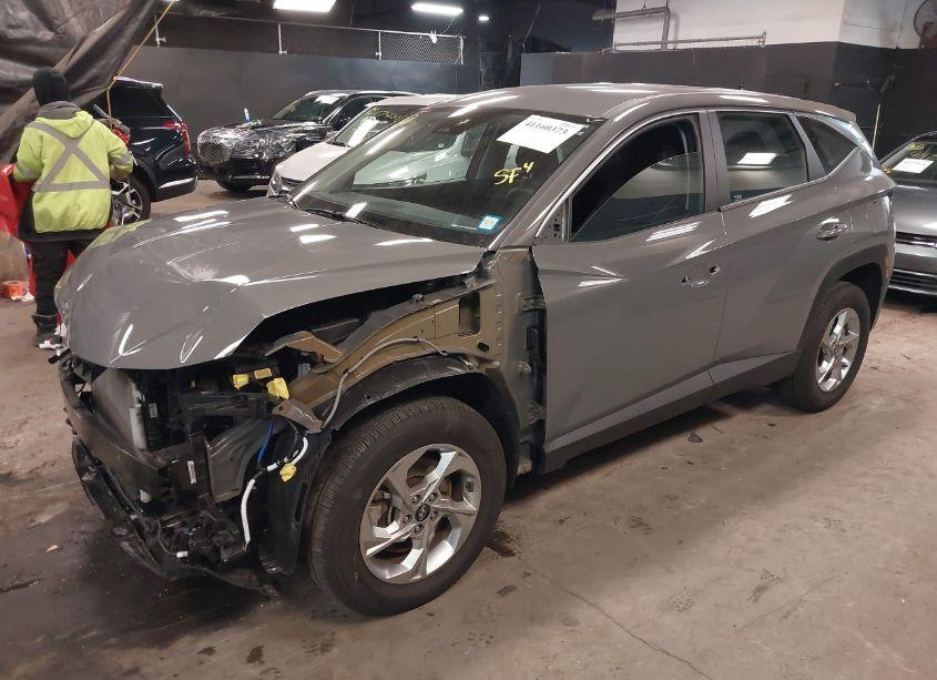 Photo 2 of 2024 Hyundai Tucson SE (VIN 5NMJACDE2RH436869)