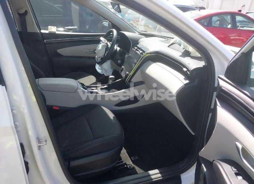 Photo 5 of 2024 Hyundai Tucson SE (VIN 5NMJACDE3RH395622)