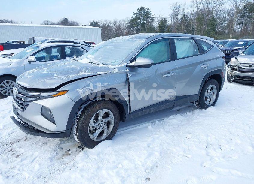 Photo 2 of 2024 Hyundai Tucson SE (VIN 5NMJACDE6RH419377)