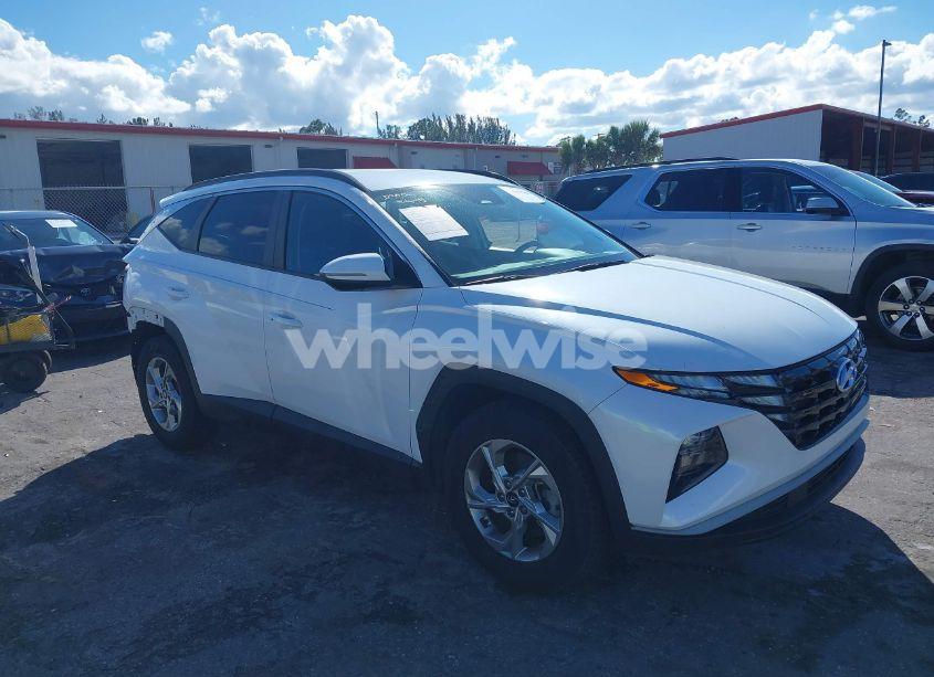 2022 Hyundai Tucson SEL (VIN 5NMJB3AE2NH004665) main photo