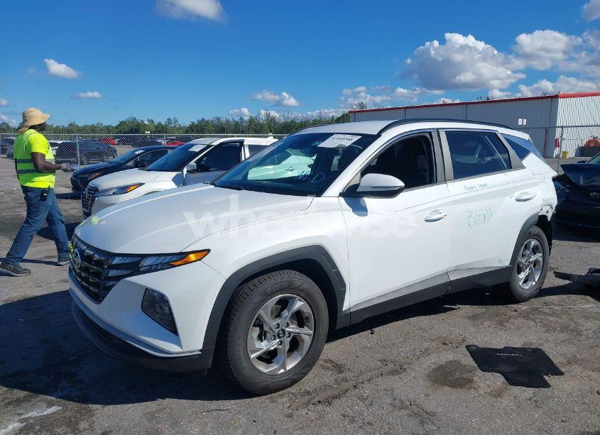 Photo 2 of 2022 Hyundai Tucson SEL (VIN 5NMJB3AE2NH004665)