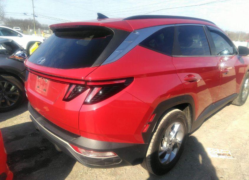 Photo 4 of 2022 Hyundai Tucson SEL (VIN 5NMJB3AE3NH000124)