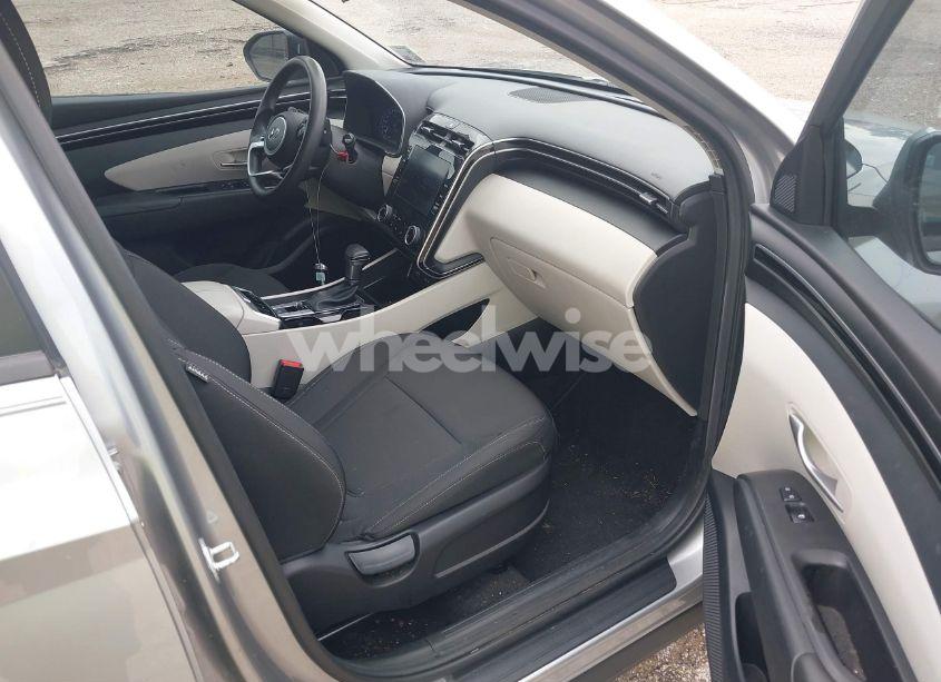 Photo 5 of 2022 Hyundai Tucson SEL (VIN 5NMJB3AE4NH040177)