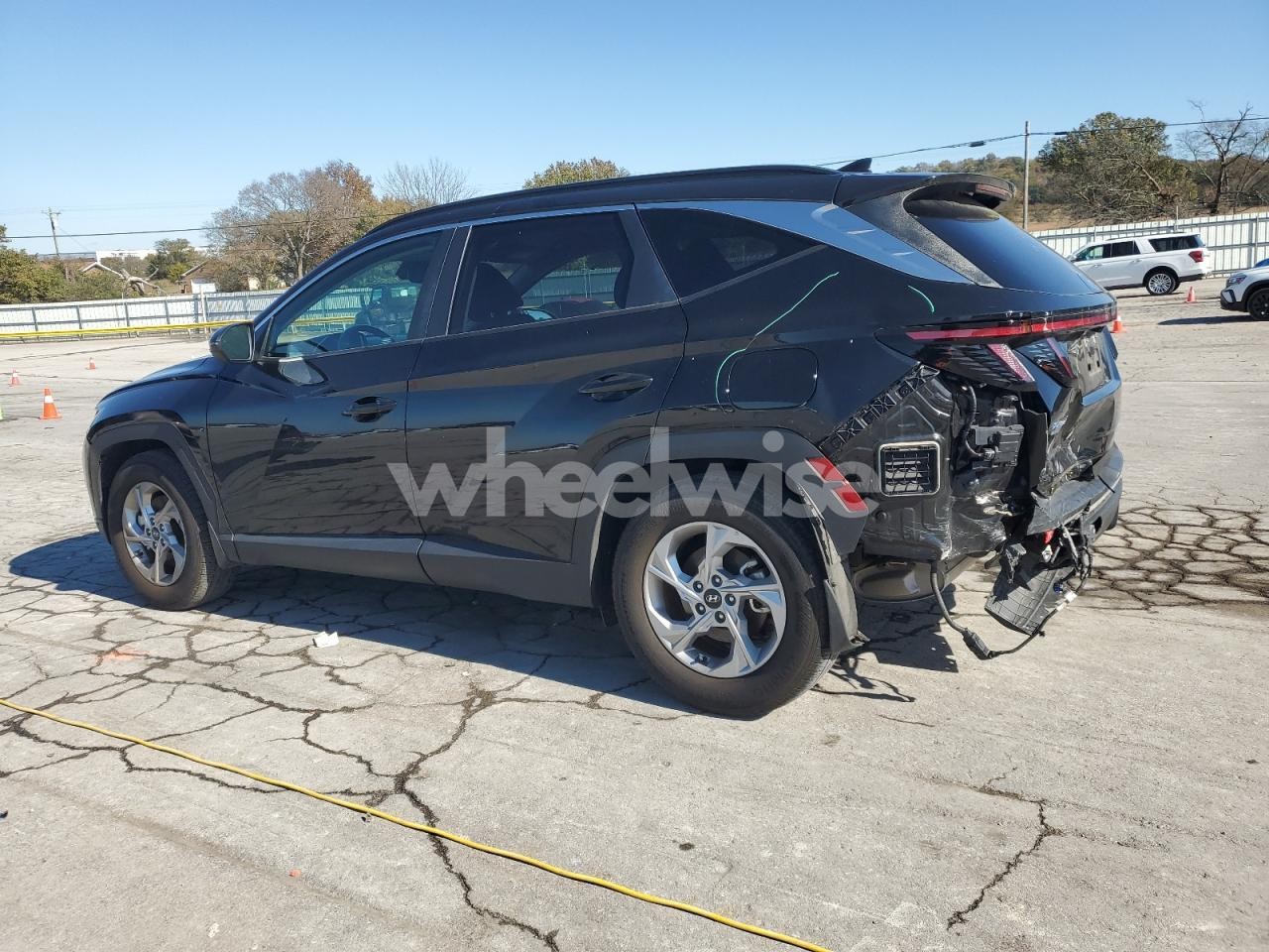 Photo 2 of 2023 HYUNDAI TUCSON SEL (VIN 5NMJB3AE4PH193564)