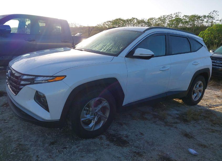 Photo 2 of 2022 Hyundai Tucson SEL (VIN 5NMJB3AEXNH151056)
