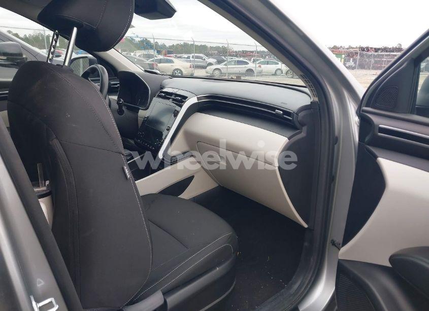 Photo 5 of 2024 Hyundai Tucson SEL (VIN 5NMJB3DE0RH300107)