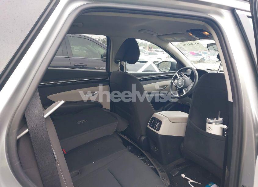 Photo 8 of 2024 Hyundai Tucson SEL (VIN 5NMJB3DE0RH300107)