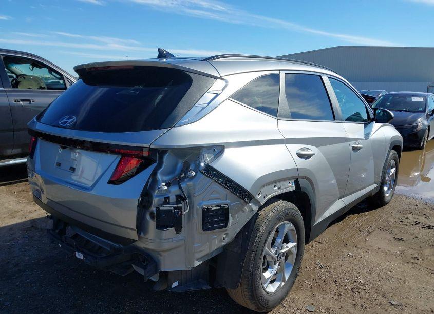 Photo 4 of 2024 Hyundai Tucson SEL (VIN 5NMJB3DE0RH309101)